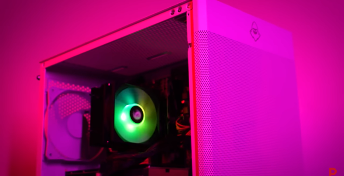 Gabinete gamer Mancer na cor branca em destaque