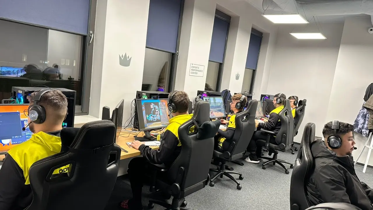 CS:GO: brasileiros da ODDIK participam de torneio em bootcamp na Polônia