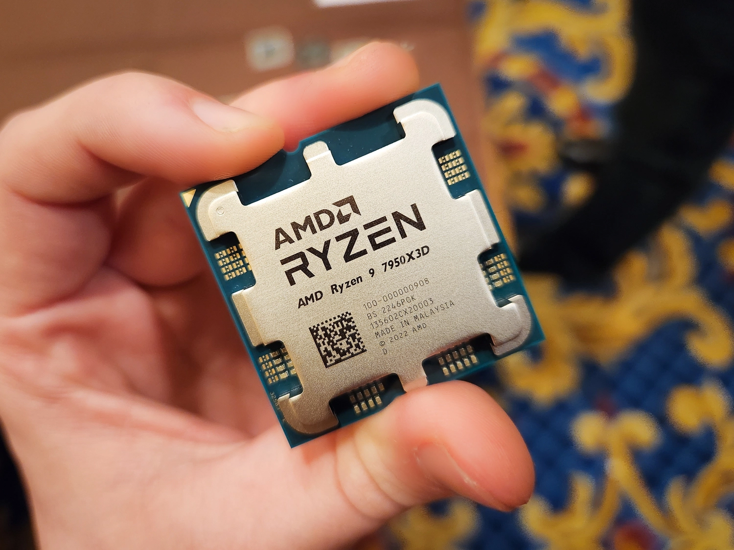 AMD Ryzen 9 7950X3D é vista por € 800, valor acima do preço recomendado