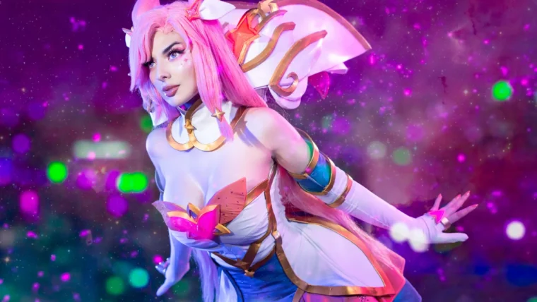 Cosplayer recria visual de Kai’Sa Guardiã Estelar com direito a vídeo