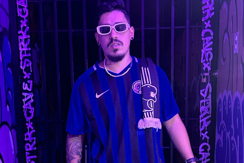 "Nasceu ao apito final do Major", diz Léo God sobre a criação da Bateria DEZorganizada 1 “Nasceu ao apito final do Major”, diz Léo God sobre a criação da Bateria DEZorganizada