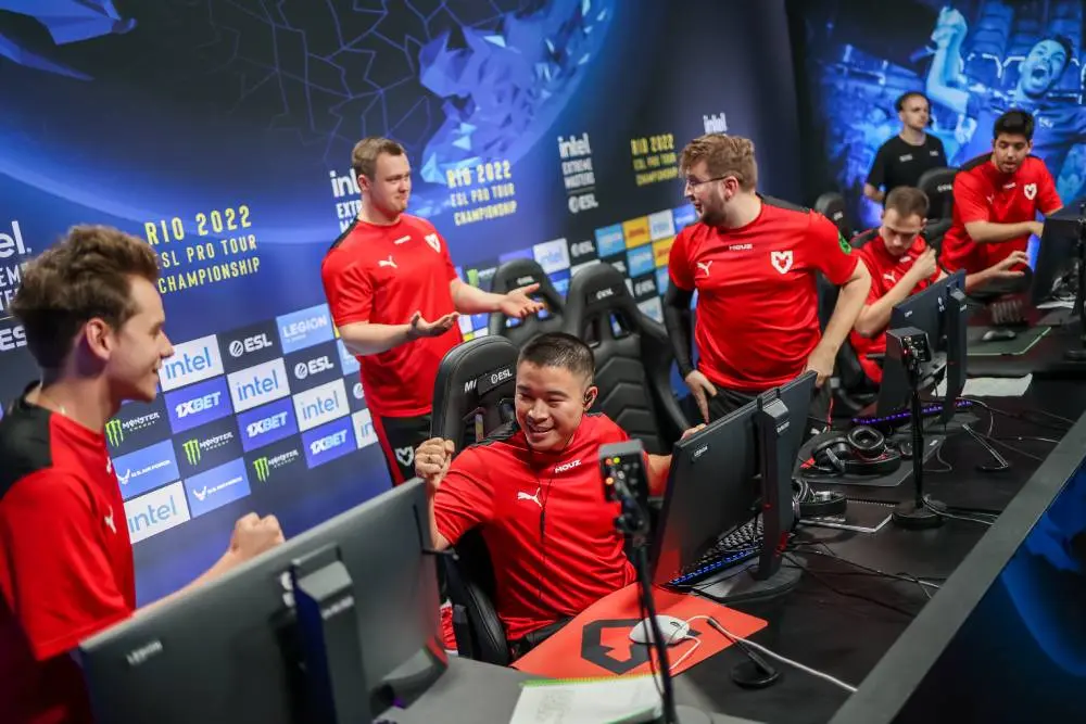 Paris Major 2023: MOUZ, GamerLegion e Liquid terminam o dia com duas derrotas