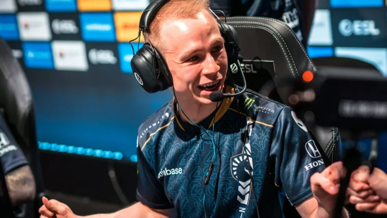 CS:GO: EliGE revela que jogaria pela FURIA