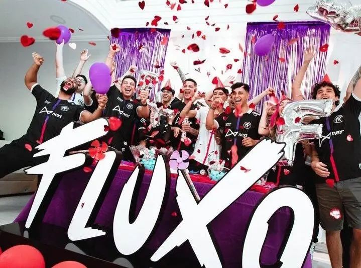 Fluxo anuncia fim de game house de jogadores e influenciadores