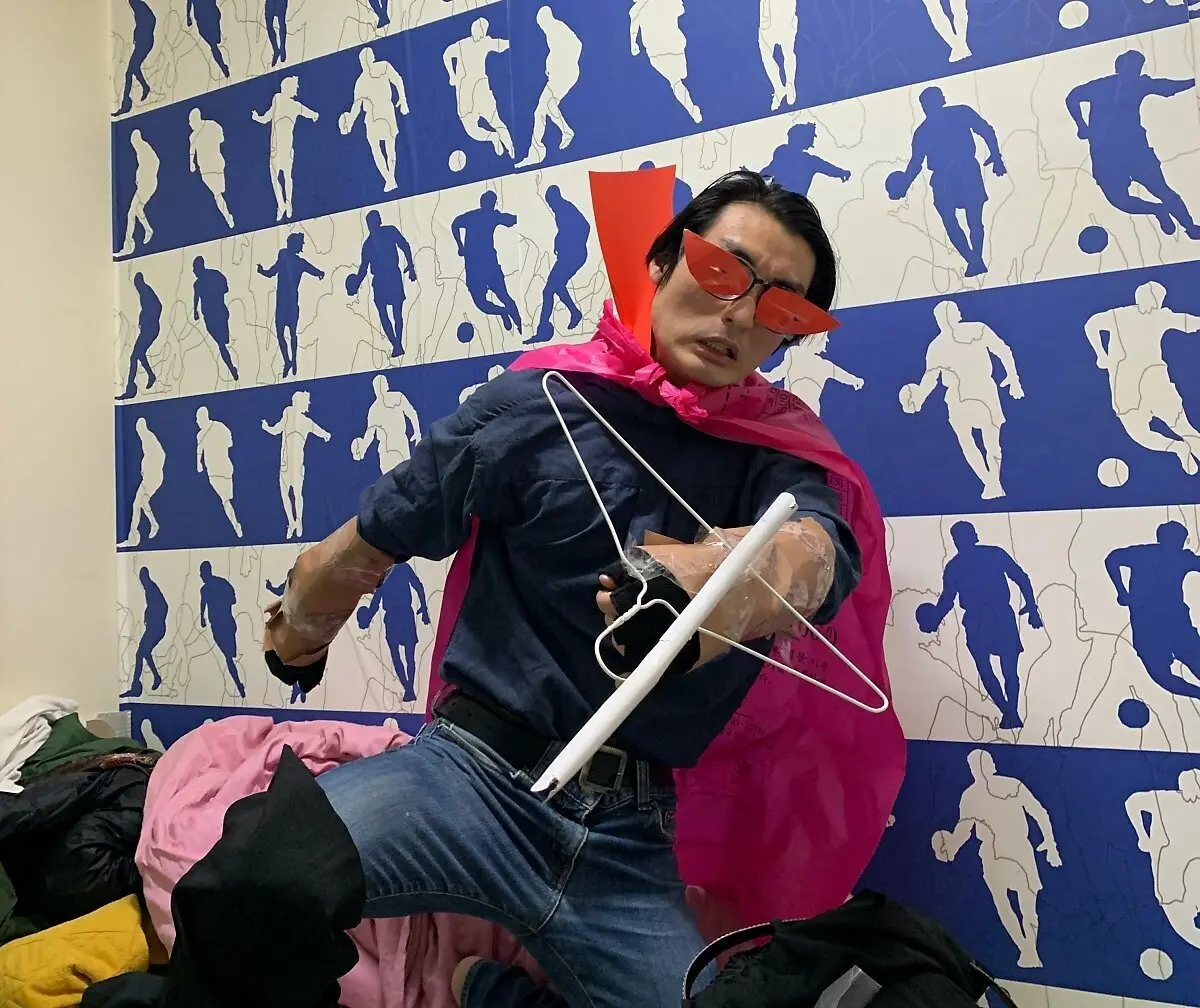 Cosplayer simplifica trabalho e diverte fãs de games nas redes sociais