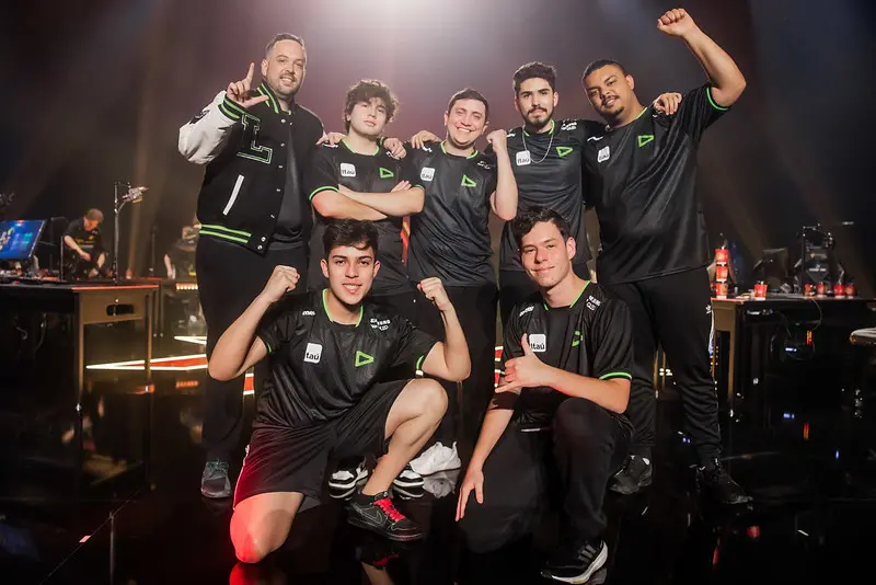 VALORANT Champions 2023: LOUD vence NaVi e vai aos playoffs