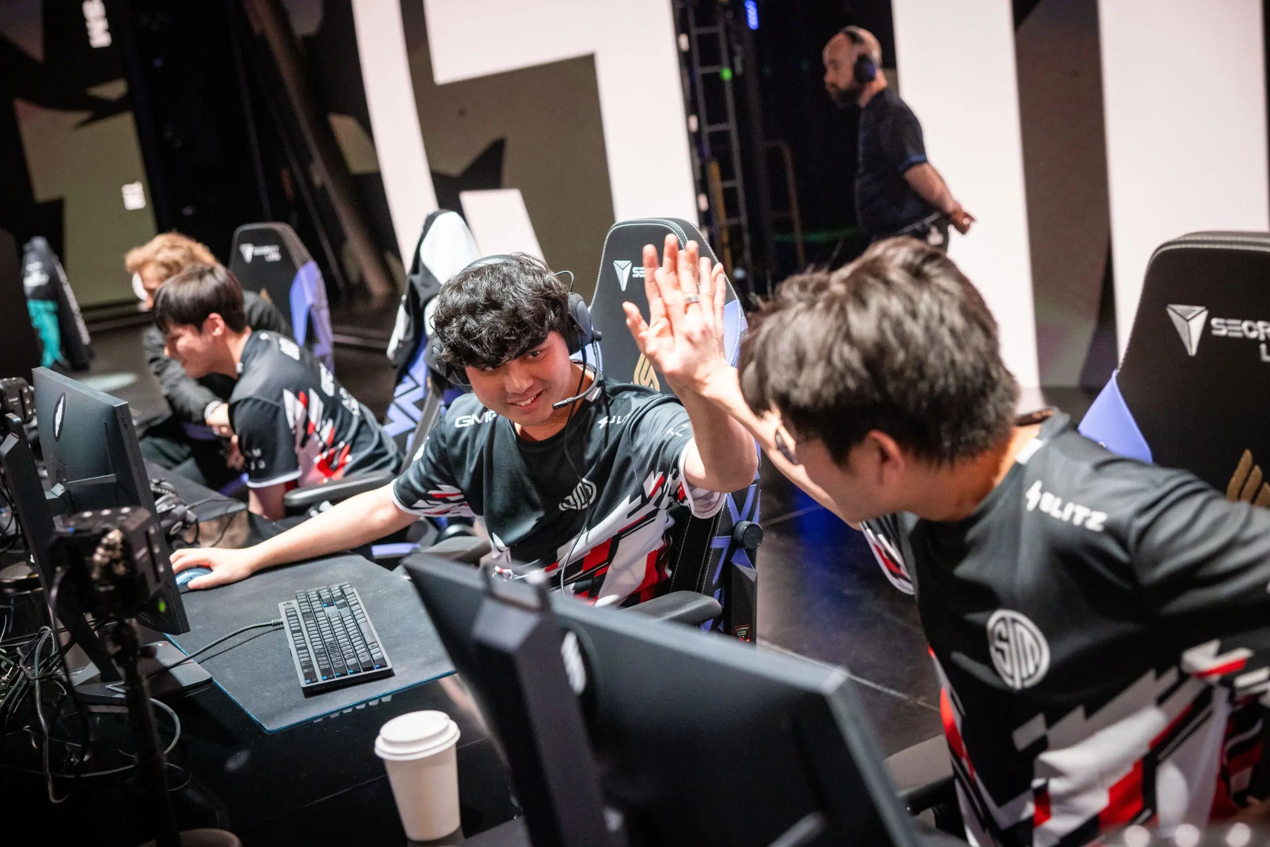 LoL: TSM vende vaga para Shopify Rebellion
