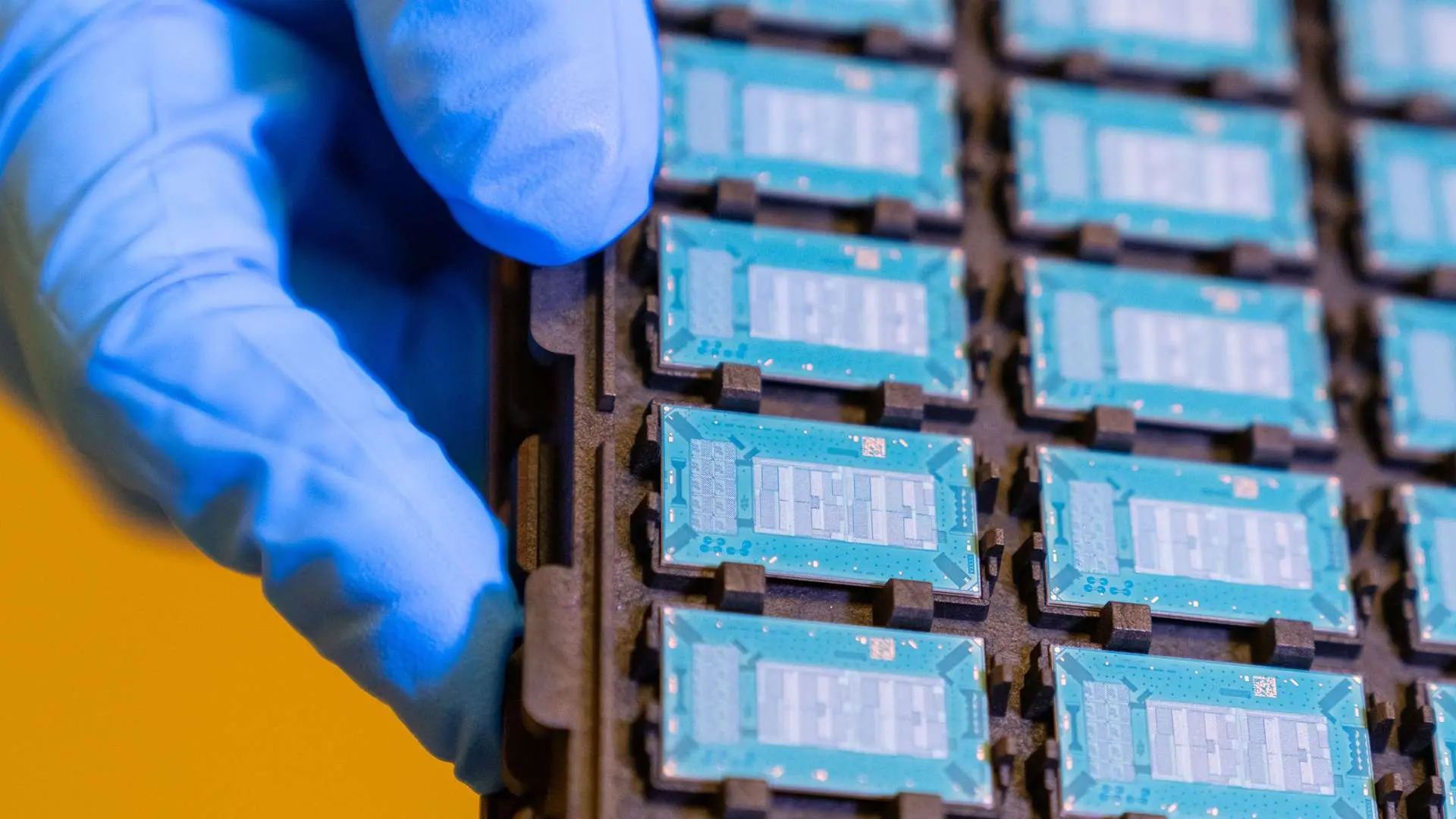Intel anuncia nova tecnologia com substrato de vidro