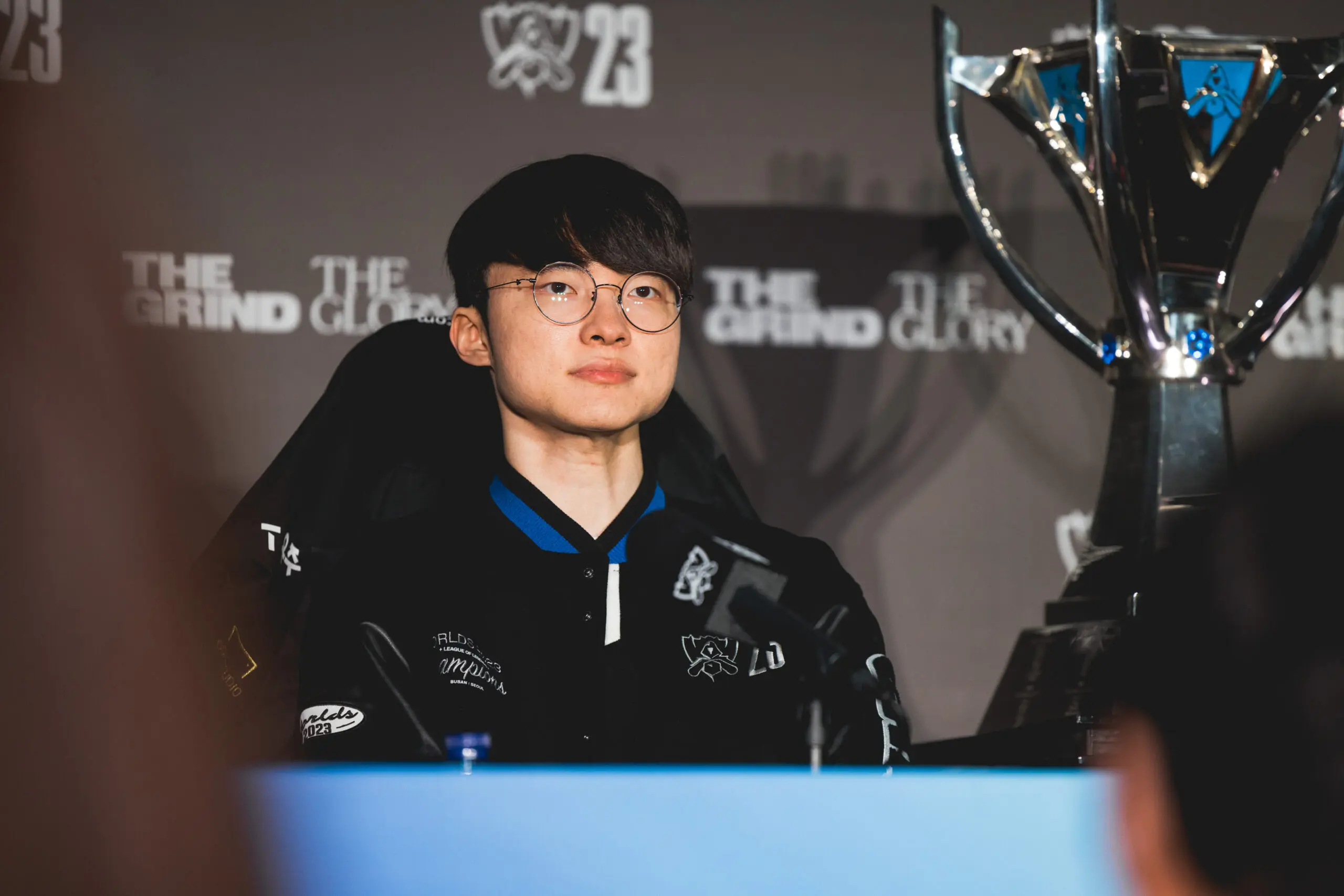 LoL: fãs se revoltam com troféu Hall of Legends do Faker danificado