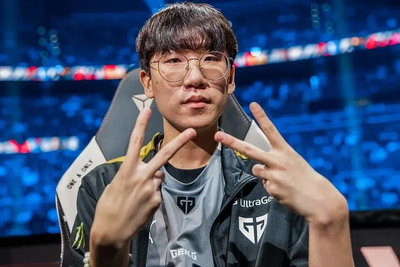 LoL: Ruler e Kanavi renovam com a JDG
