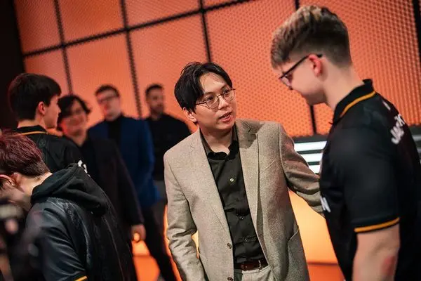 SeeEl ironiza experiência em partida no Brasil: “Não é League of Legends, é outro jogo'”