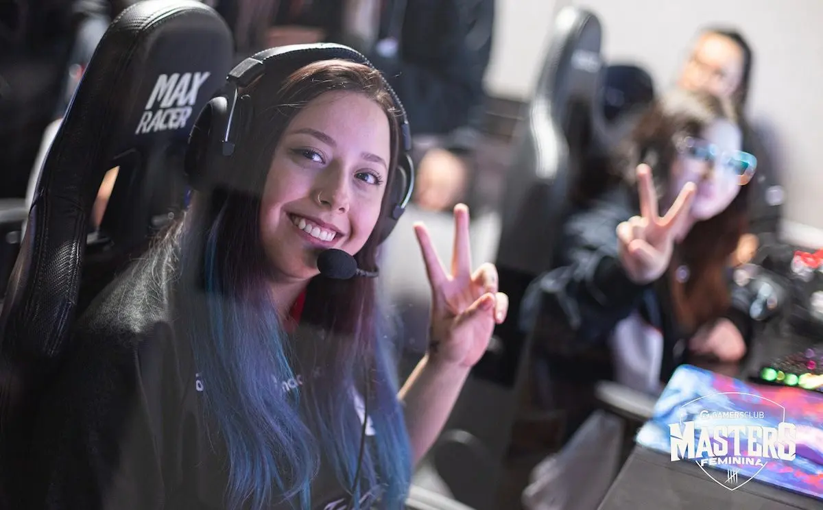 yungher vence a categoria de melhor jogadora pelo GC Awards