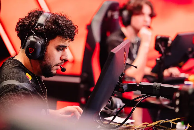 KICK//OFF: Em confronto acirrado, G2 larga na frente contra KRÜ Esports