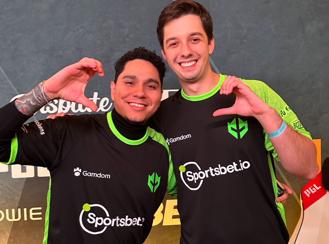 CS2: HEN1 e VINI tiveram discussão durante partida no Major
