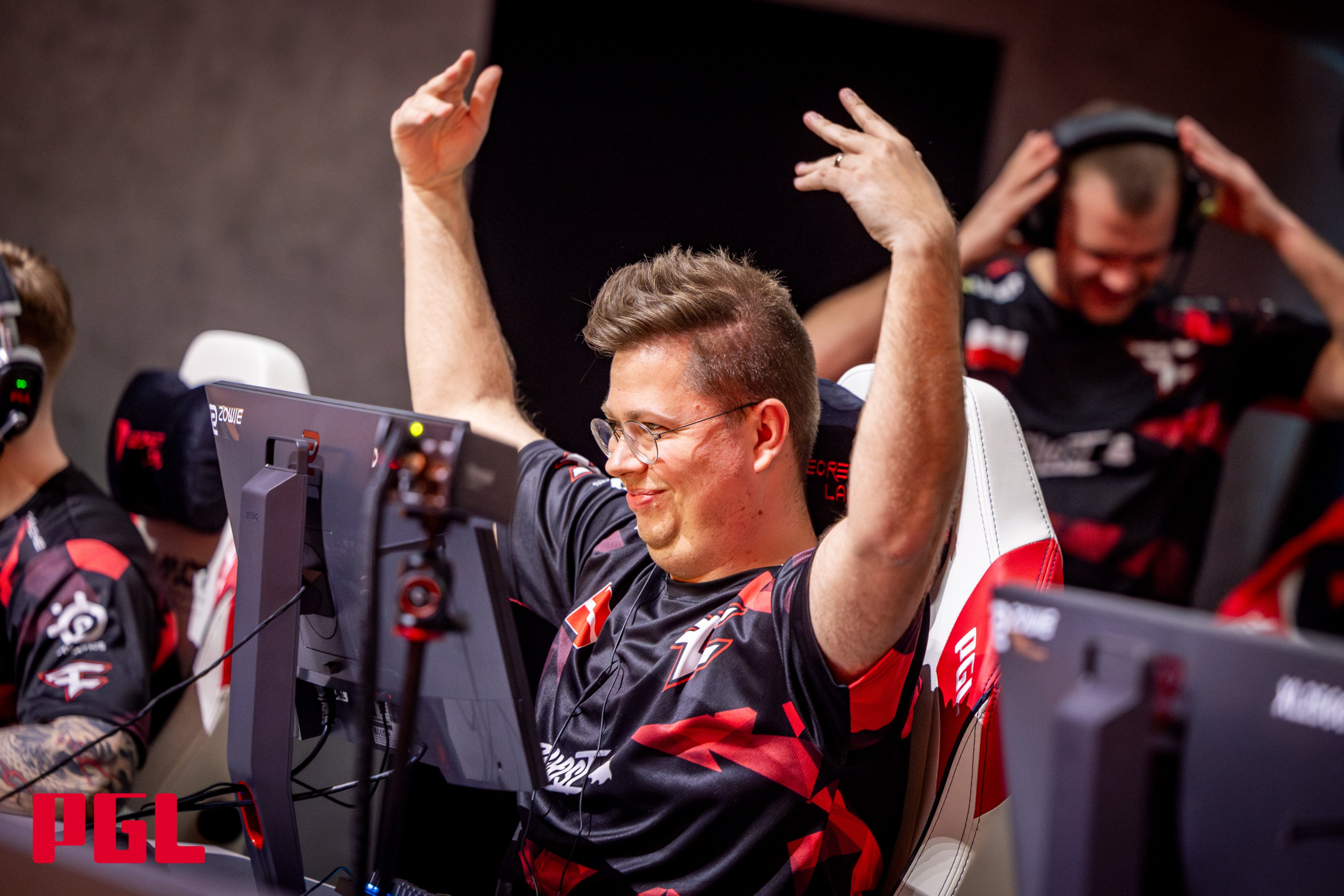CS2: FaZe chega às semis do Major em série emocionante