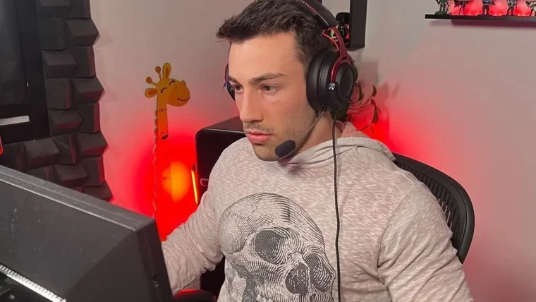 Além das telas: A jornada de tck10 por trás das streams