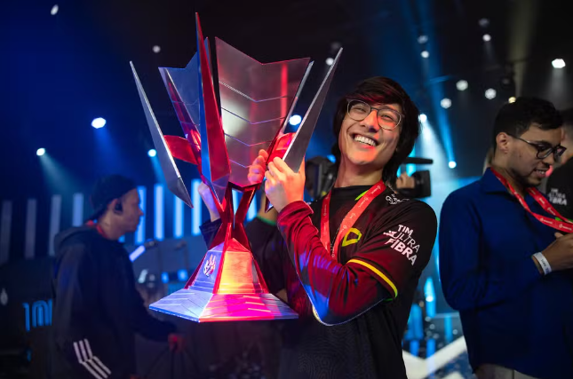 Relembre a carreira de um dos maiores jogadores brasileiros de LoL, Tinowns da LOUD