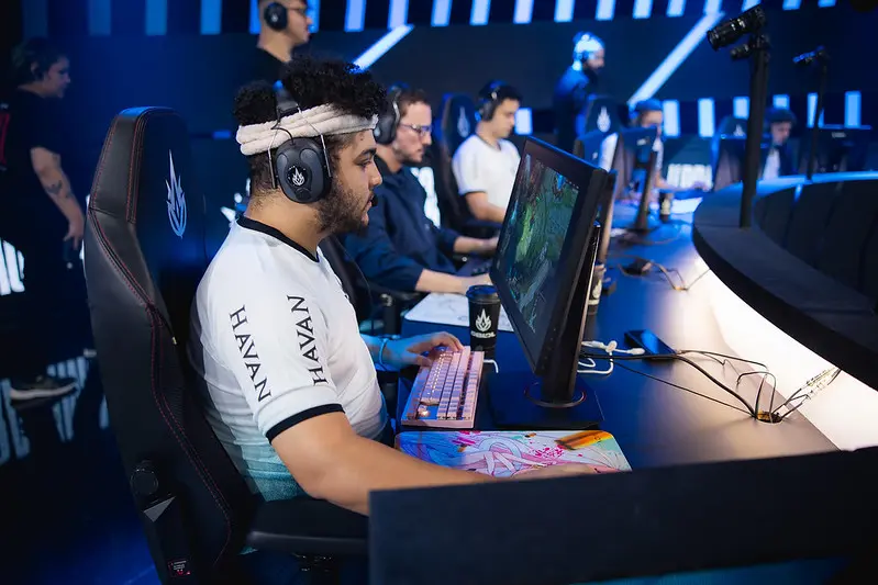 LoL: Como consertar erro de crash no jogo 1 Cavalo, jogador da Liberty