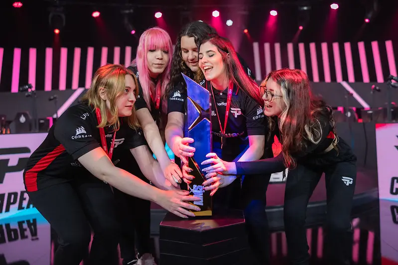 LoL: Após tricampeonato, paiN Gaming dispensa elenco inclusivo 1 LoL: Após tricampeonato, paiN Gaming dispensa elenco inclusivo