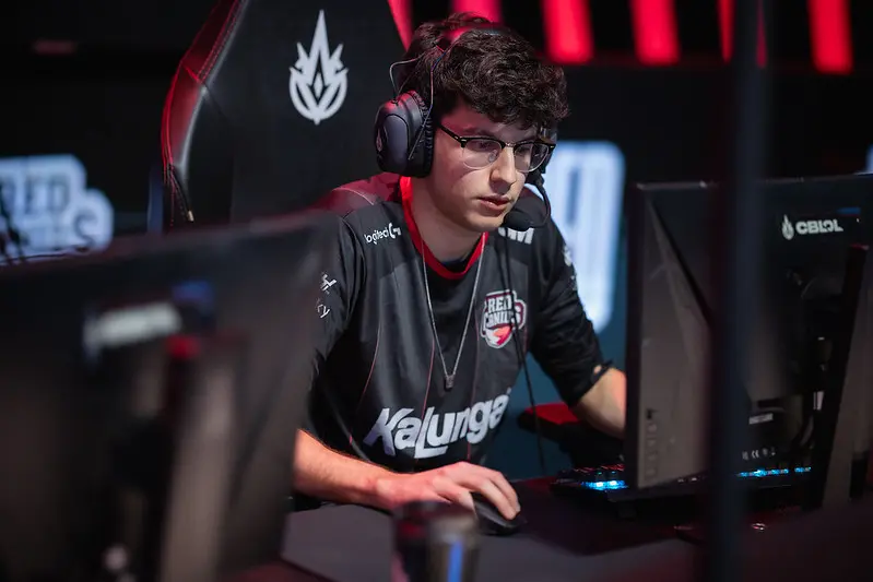 CBLOL: “Todos os times vão ter que ter medo”, comenta Grevthar sobre classificação para os playoffs