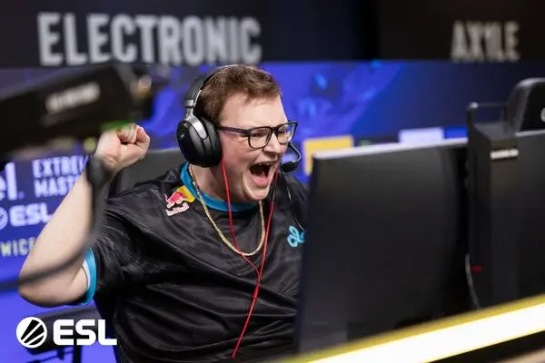 CS2: Após rumores de disband, Cloud9 anuncia elenco completo