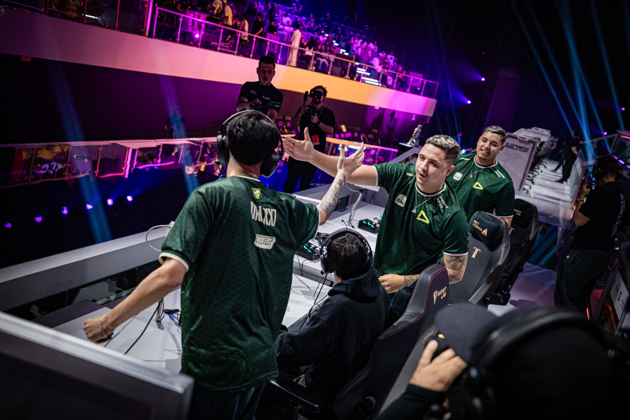 FF: Time brasileiro começa bem no Esports World Cup