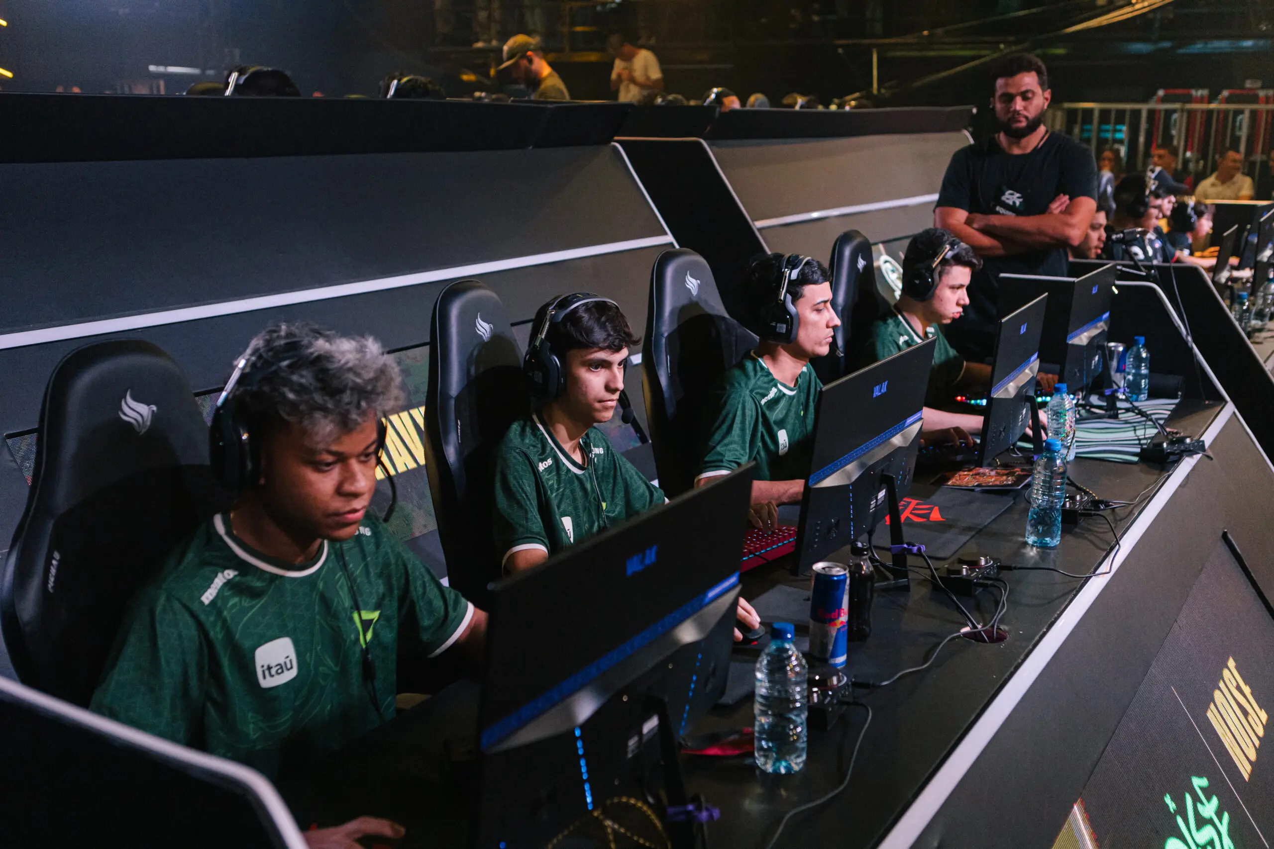 FF: Importante organização avalia saída do cenário competitivo de Free Fire Emulador