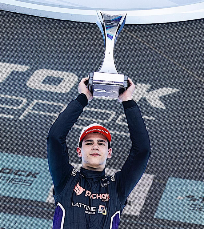 Enzo Bedani, piloto patrocinado pela Pichau, vence título de Rookie do Ano na Stock Series 2024 1 Enzo Bedani
