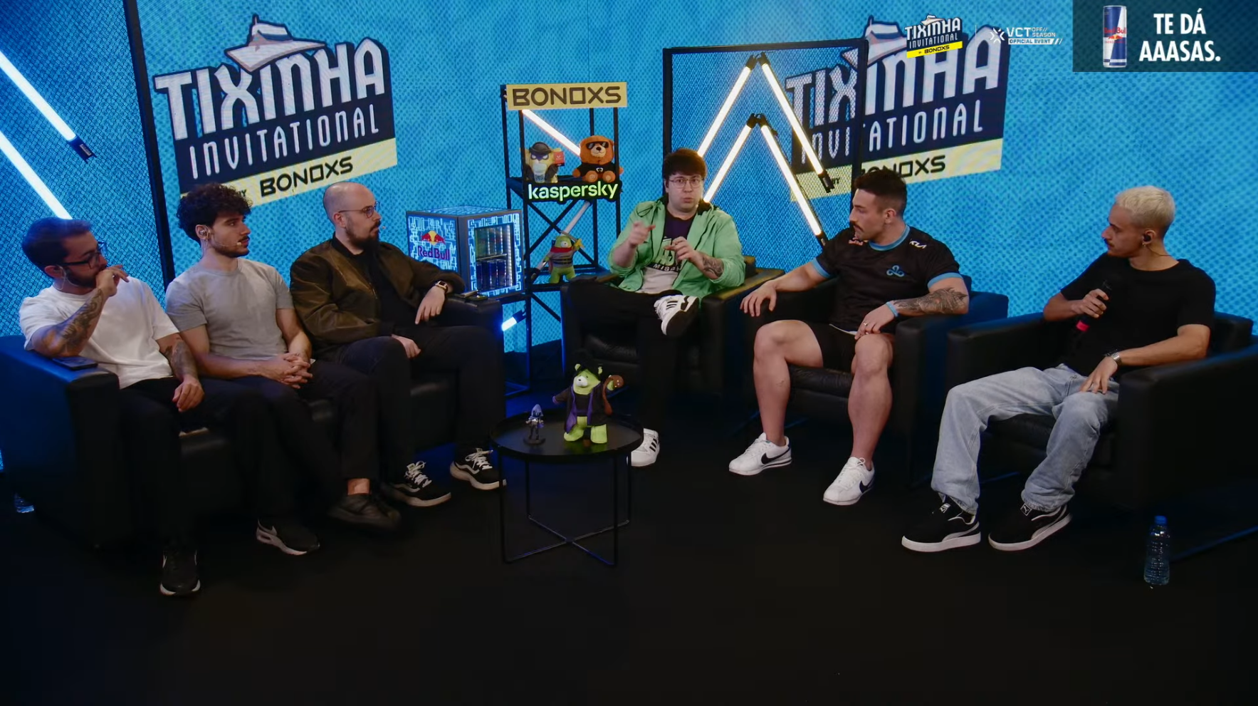 casters e convidados do Tixinha Invitational, campeonato de VALORANT