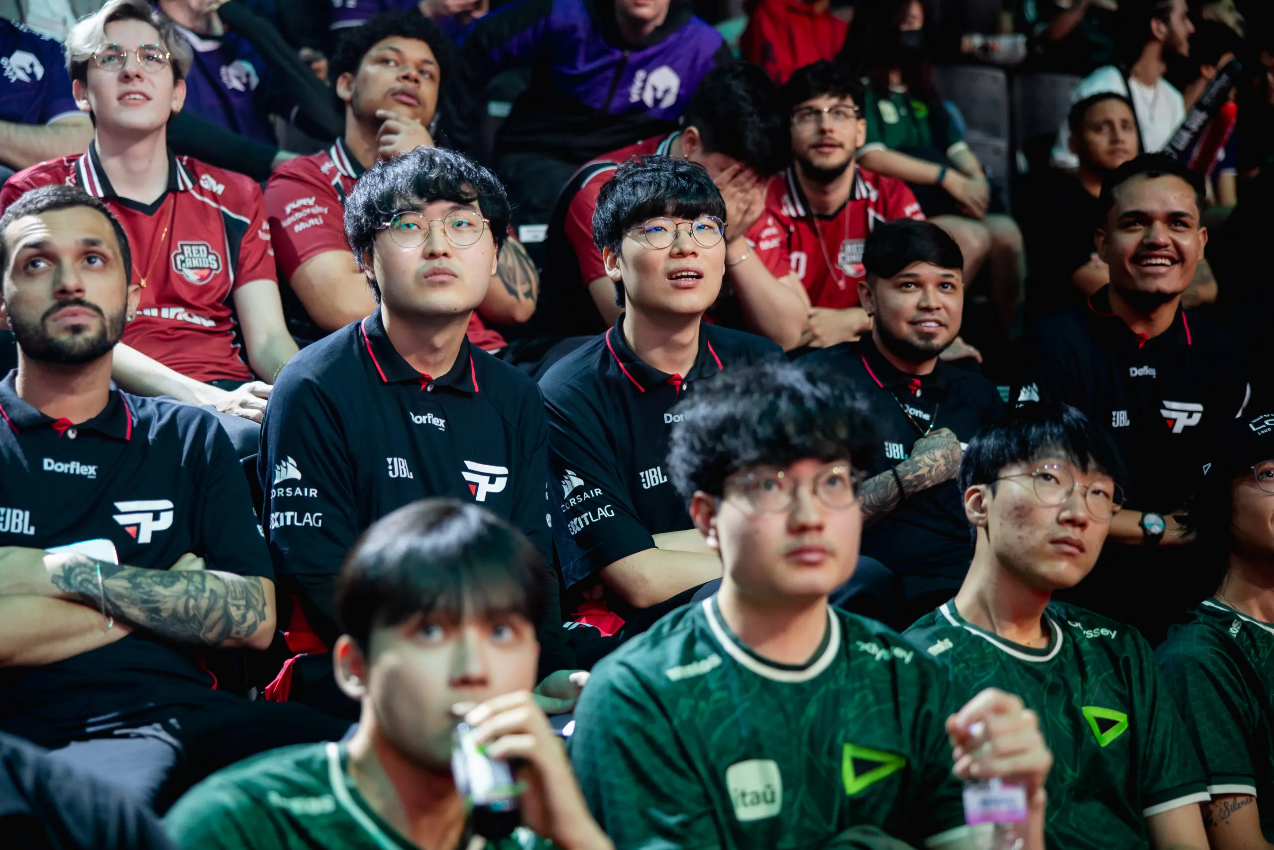 jogadores da paiN Gaming e LOUD na LTA Sul