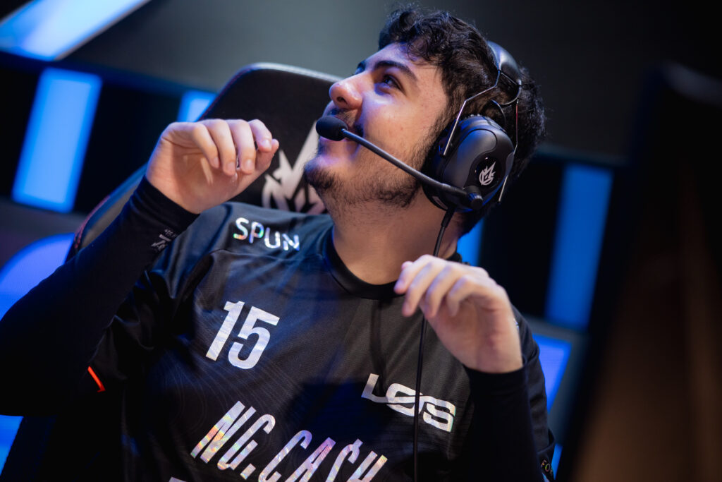 jogador supercleber da LOS que disputará o Circuitão de LoL