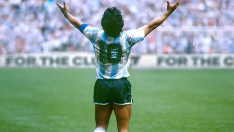 EA FC 25: Maradona está de volta ao jogo após três anos