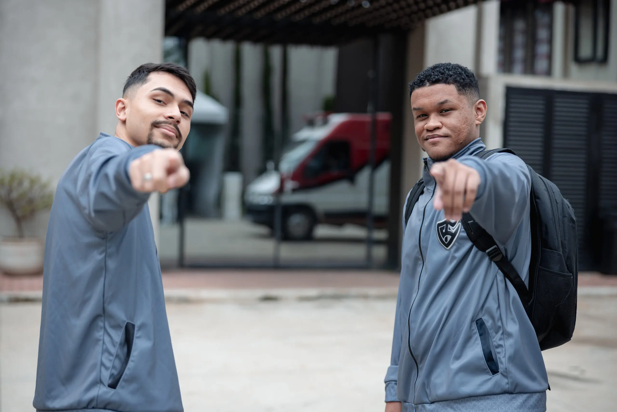 FF: Time surpreende e deixa campeões mundiais no chinelo
