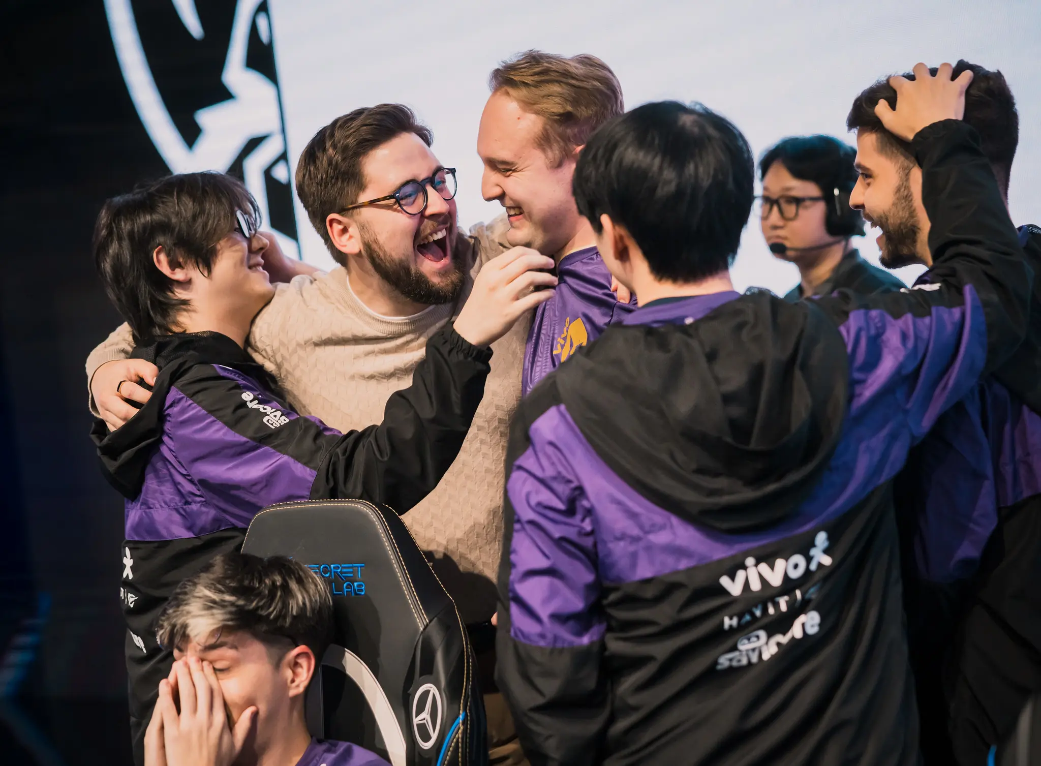 Vivo Keyd Stars comemorando vitória no Worlds 2025