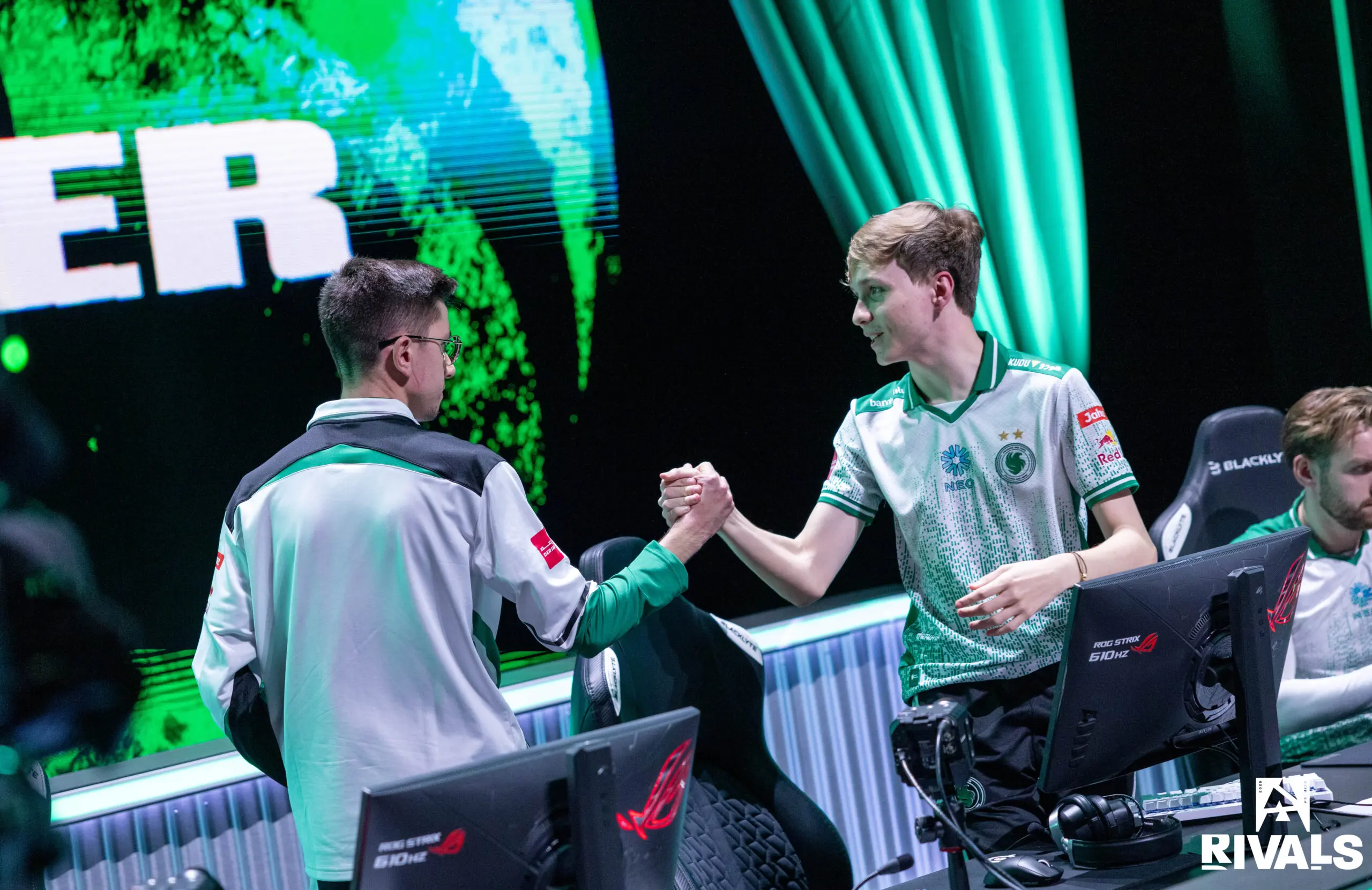 Dois jogadores da Team Falcons de Counter-Strike 2