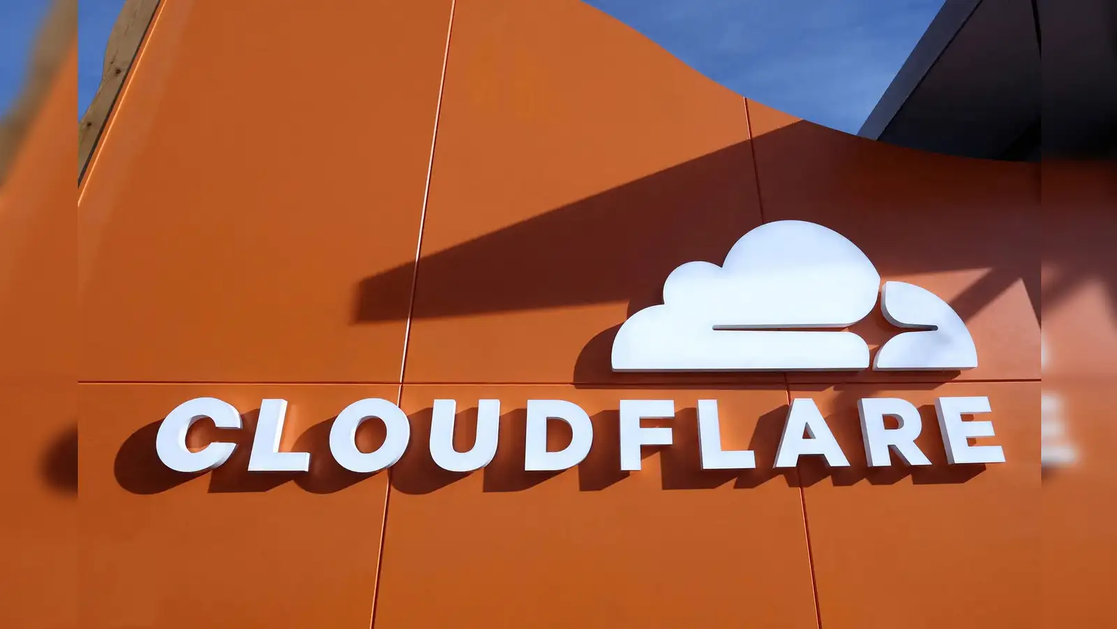 Um arquivo só derrubou a internet, entenda a falha da Cloudfare
