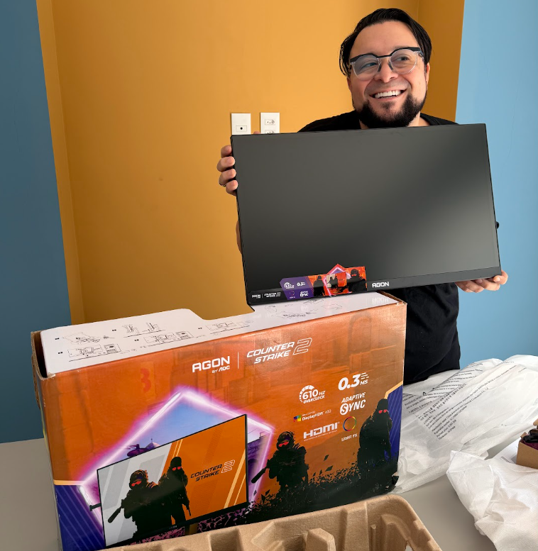 AOC lança AGON PRO CS24A: monitor de 610Hz projetado pra CS2