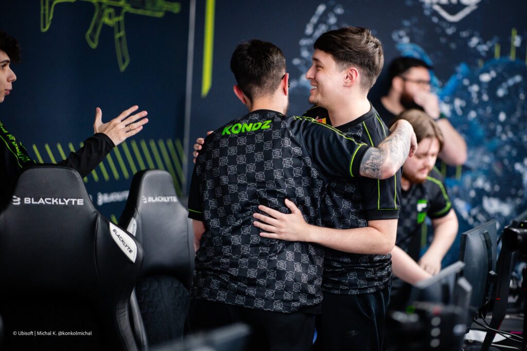 Jogadores profissionais de R6 do Ninjas in Pyjamas