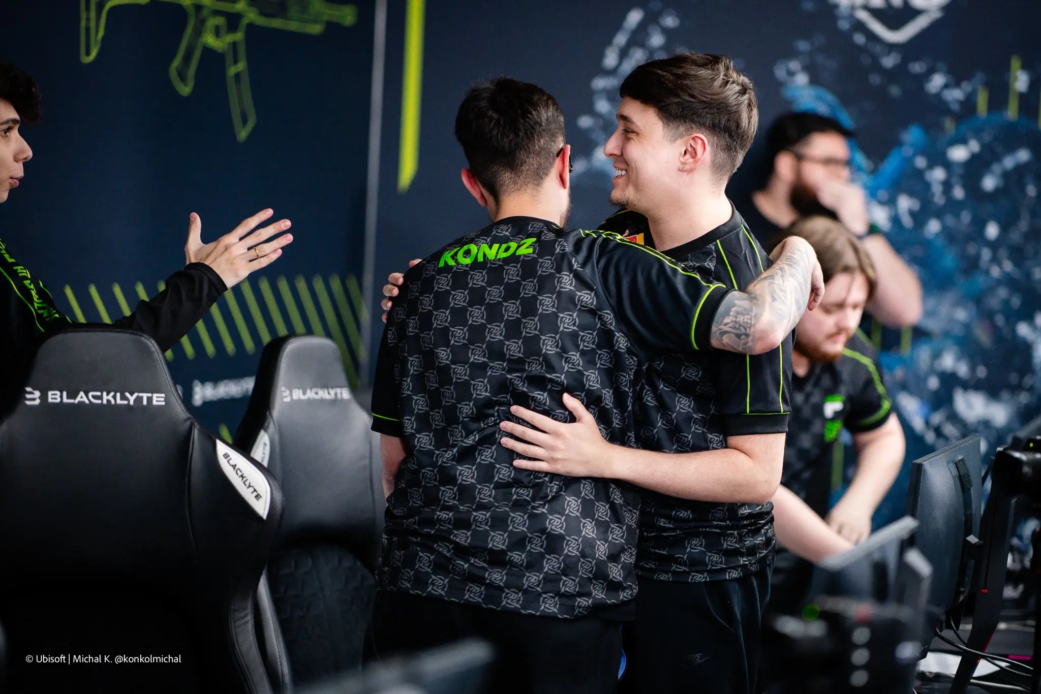 Jogadores profissionais de R6 do Ninjas in Pyjamas