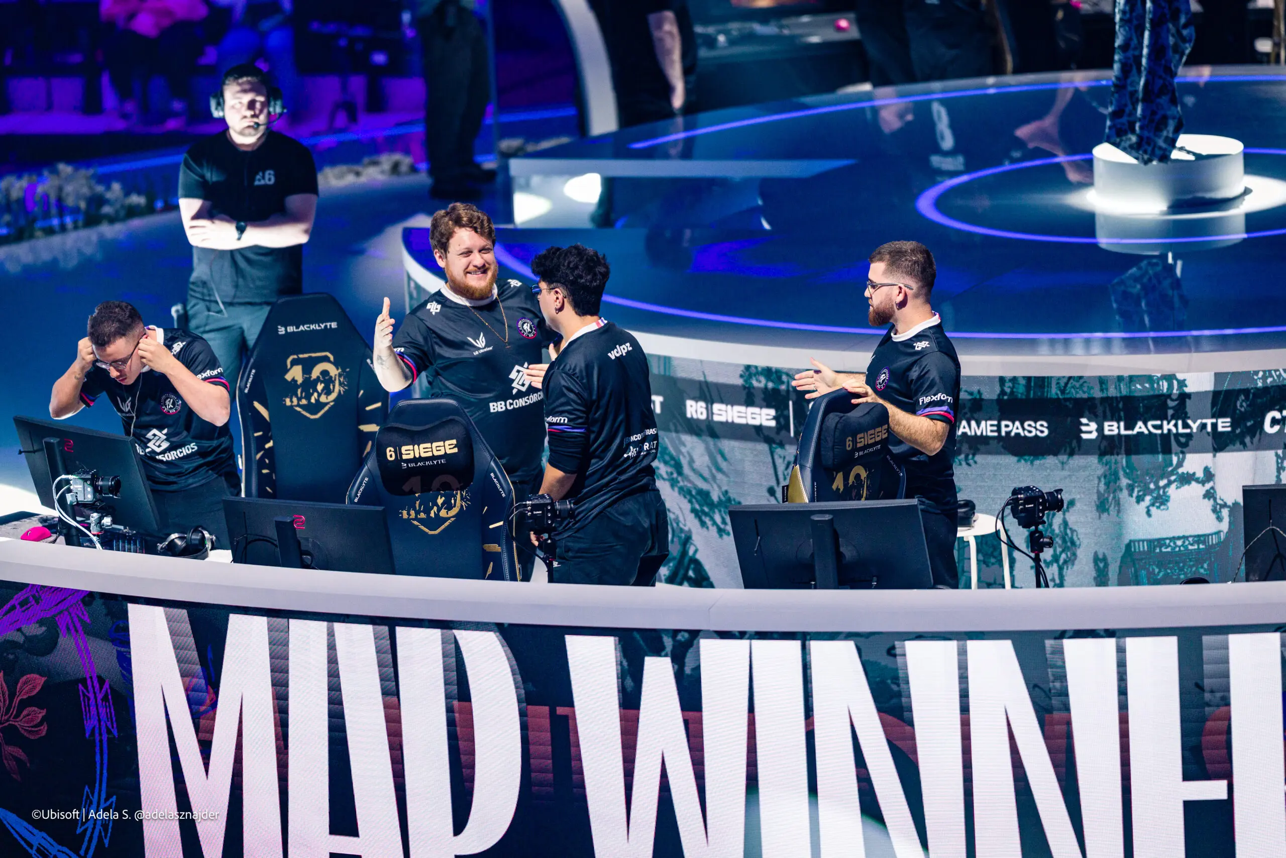 R6: Fim de uma era? FURIA e Fluxo W7M tem embate frenético