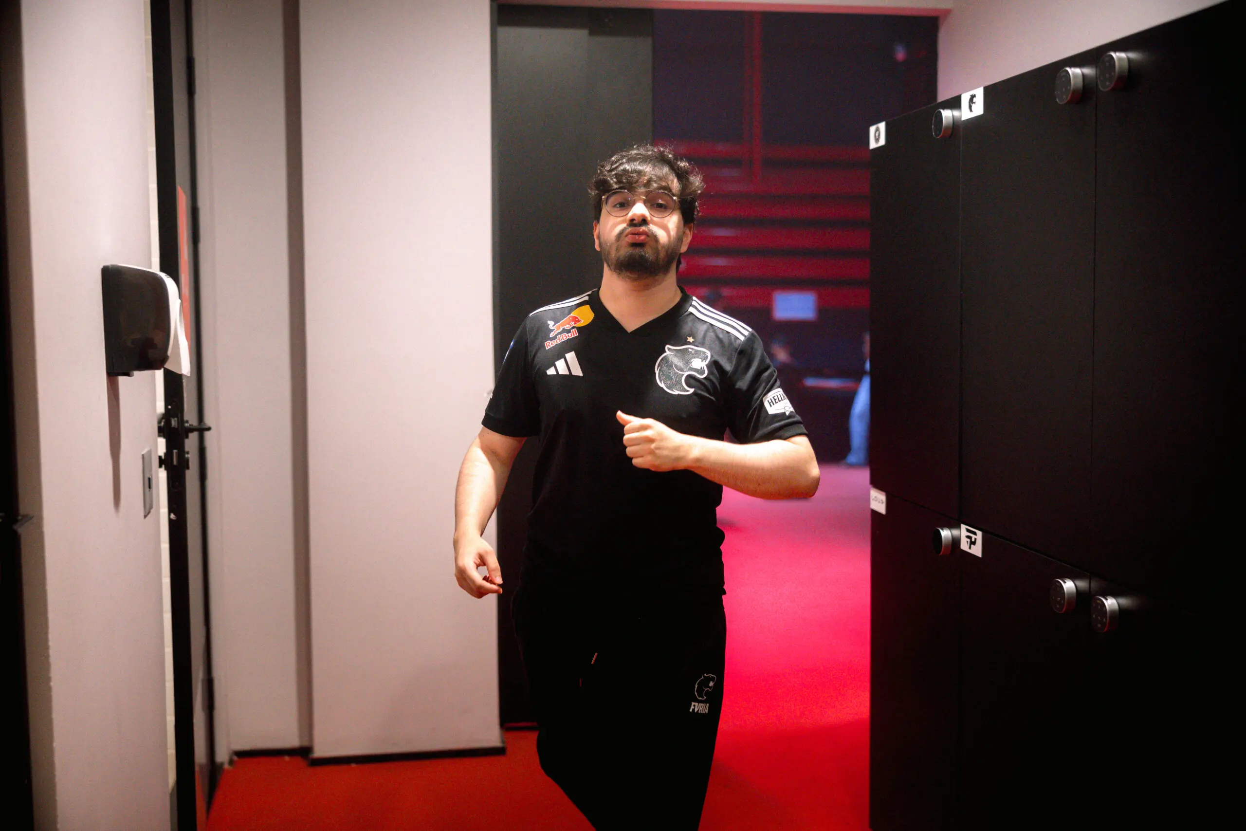 LoL: “Eu estou muito, muito abalado”, desabafa FURIA Guigo