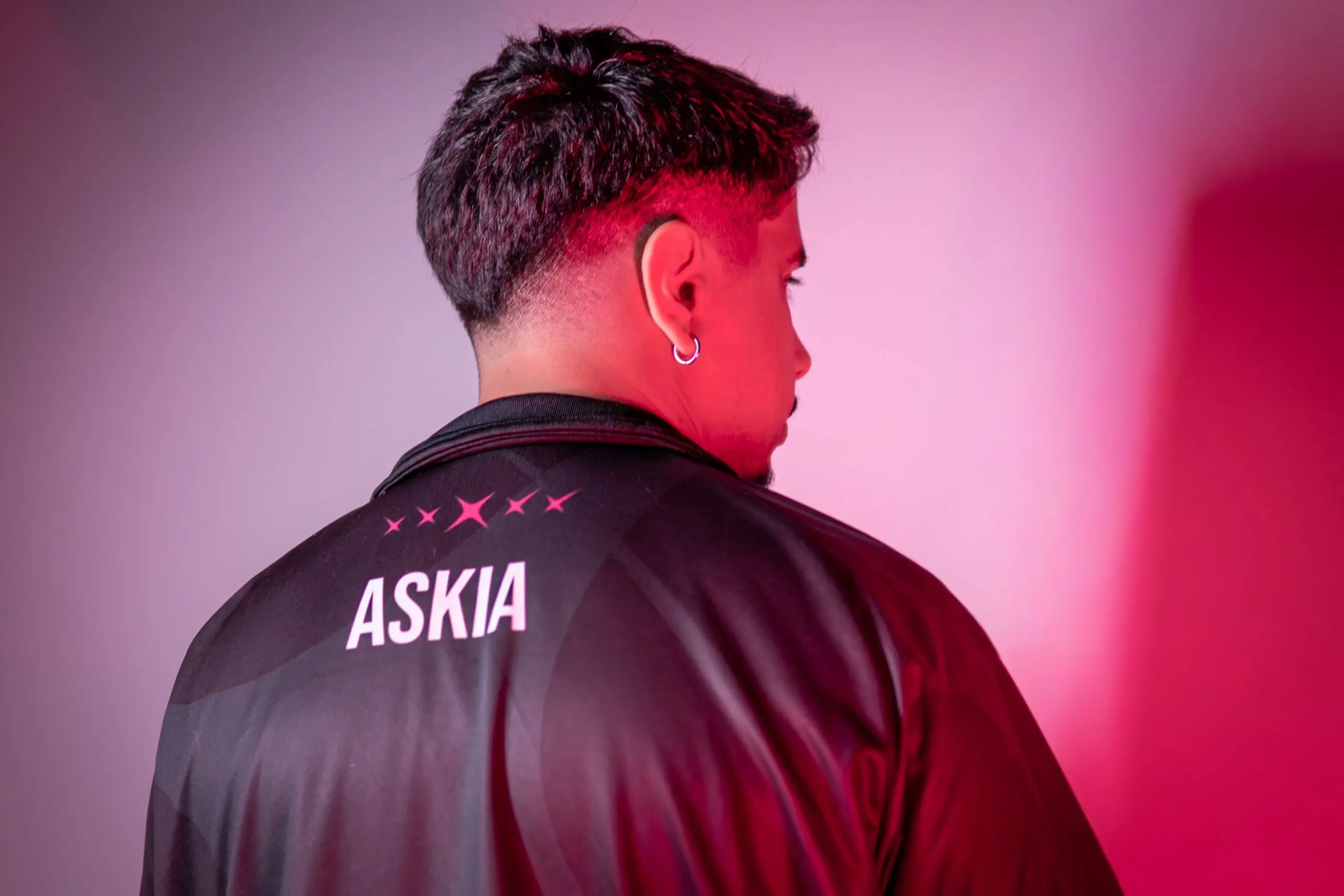 Estevão "Askia" Palmeira, jogador profissional de VALORANT da INTZ.