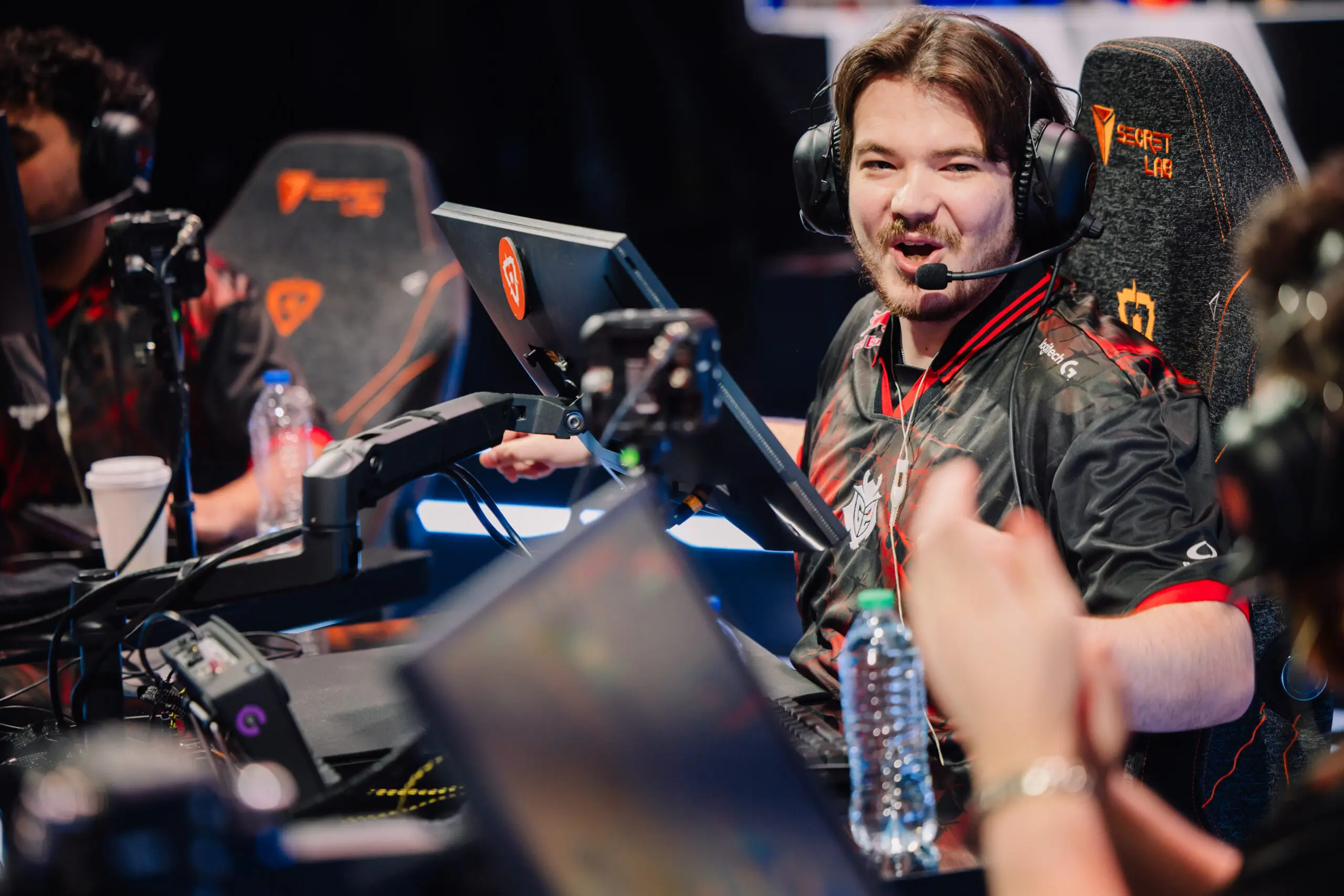 Jonah "JonahP" Pulice, jogador profissional de VALORANT vestindo a camisa da Sentinels.