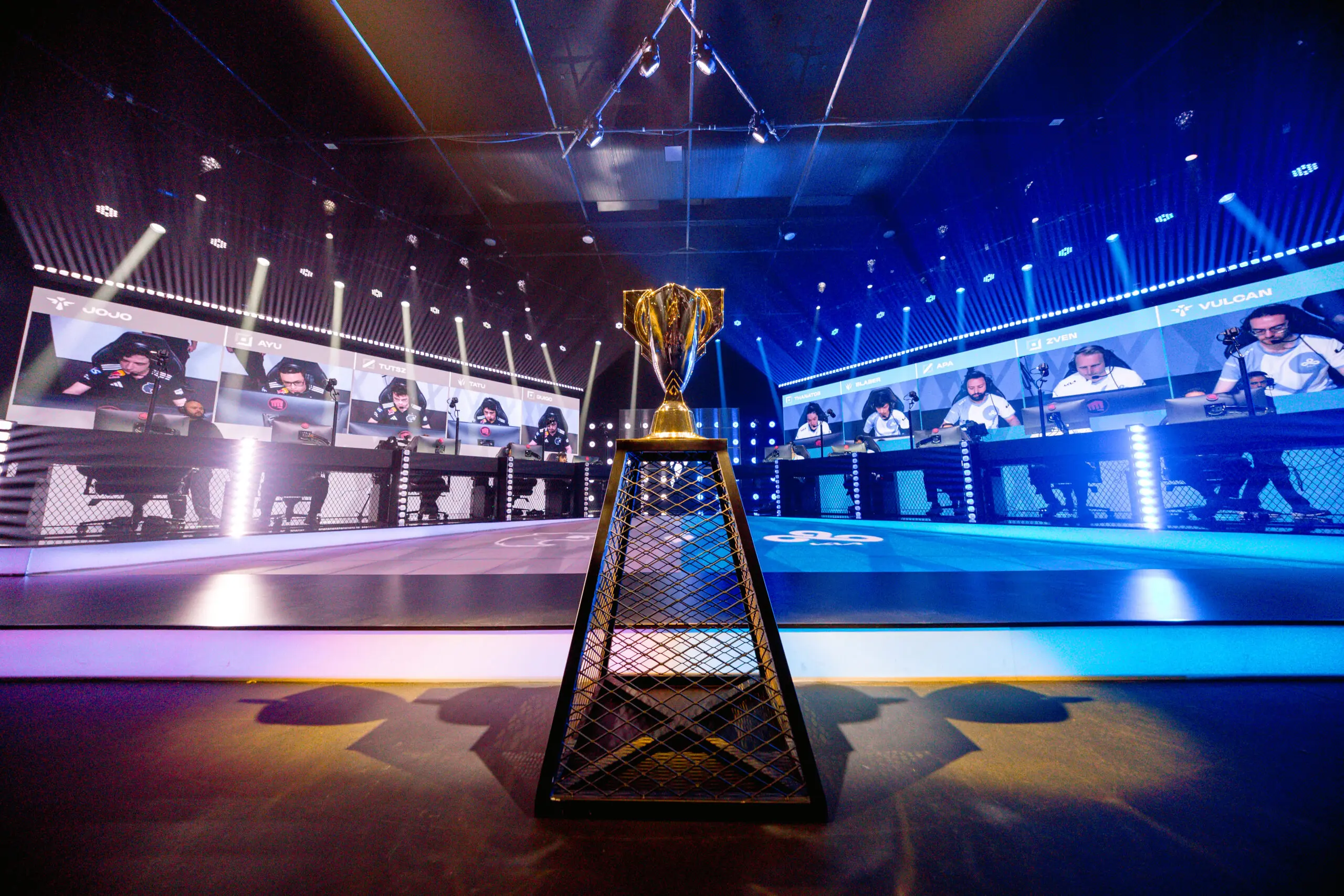 Troféu da Americas Cup. Final entre FURIA e Cloud9.