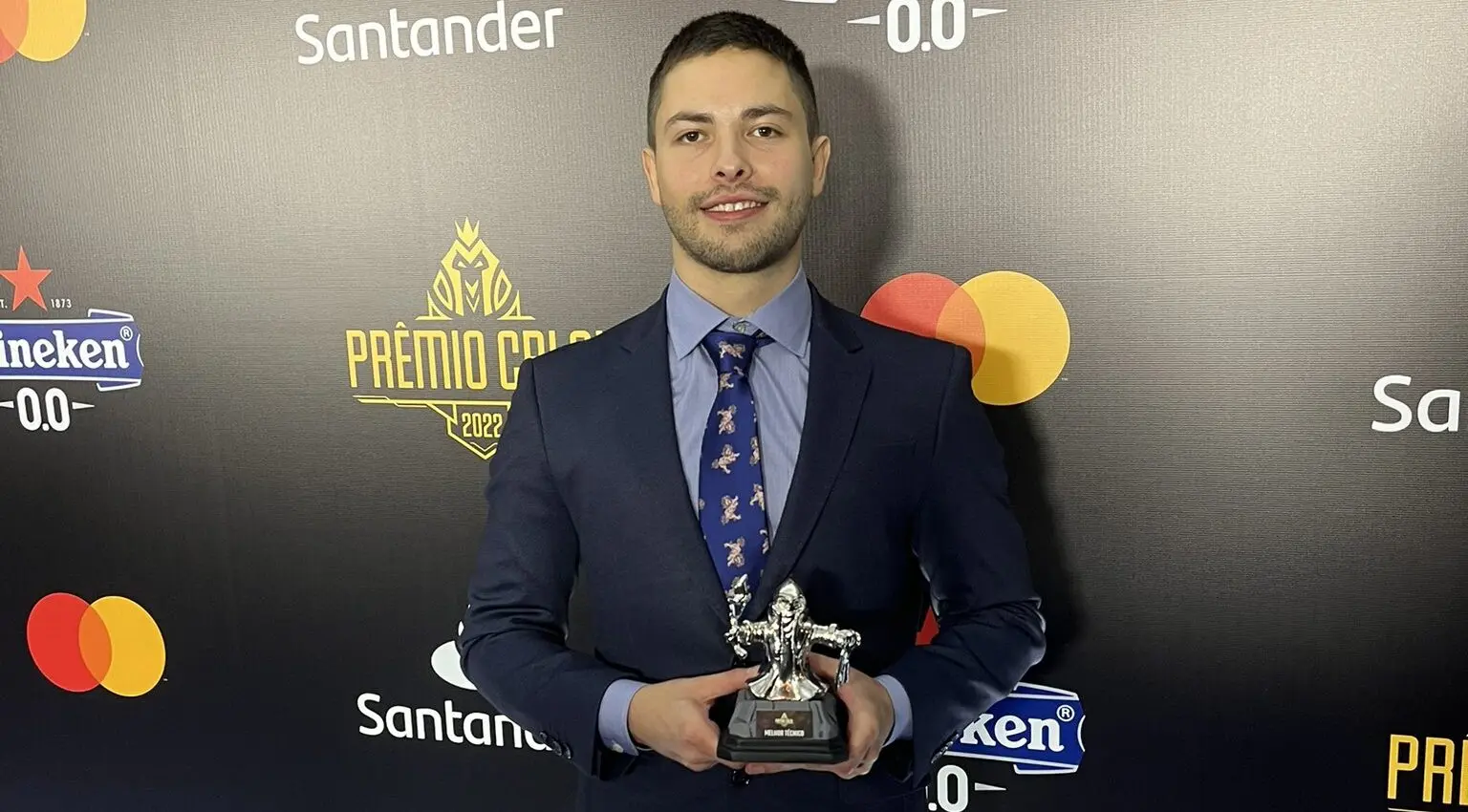 Gabriel "Von" Barbosa, nova adição da paiN Gaming à comissão técnica de League of Legends (LoL)
