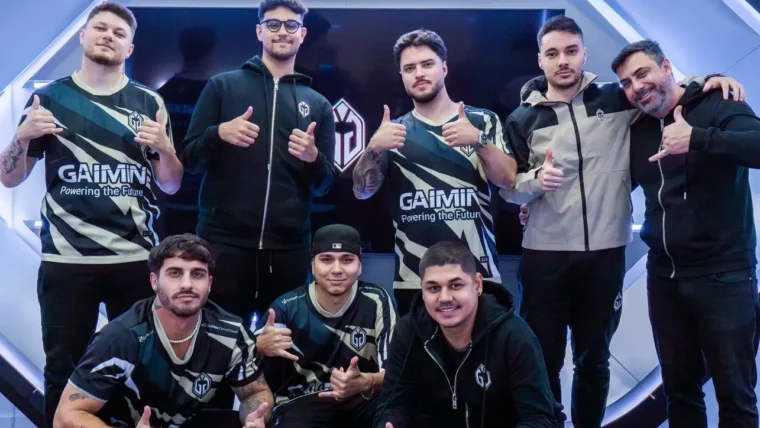 CS2: ESL faz 20 pros vs 20 pros na Dust2 e partida vira caos