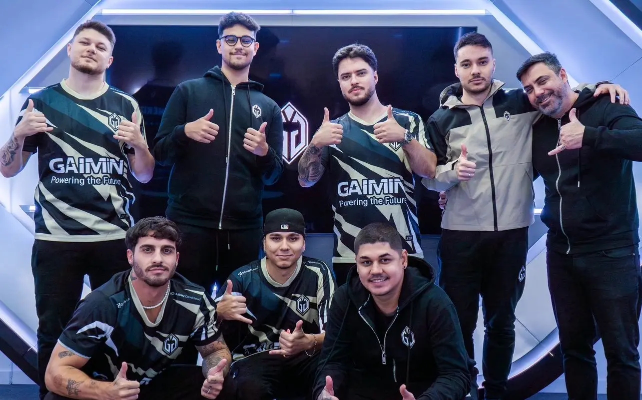 CS2: ESL faz 20 pros vs 20 pros na Dust2 e partida vira caos