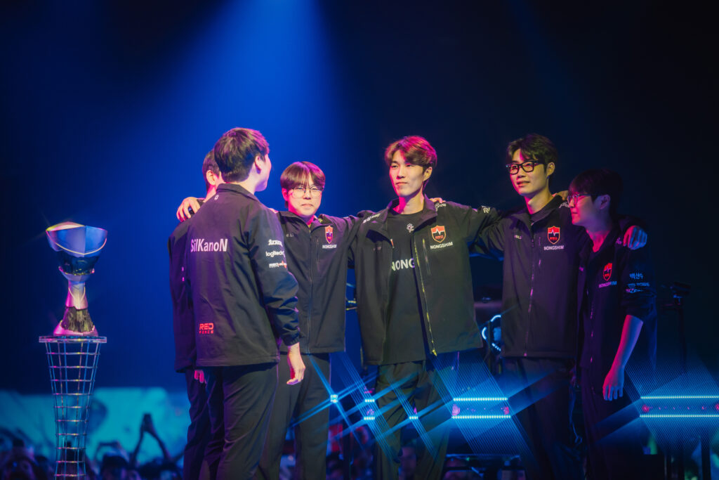 Time de VALORANT da Nongshim RedForce no VALORANT Masters Santiago.