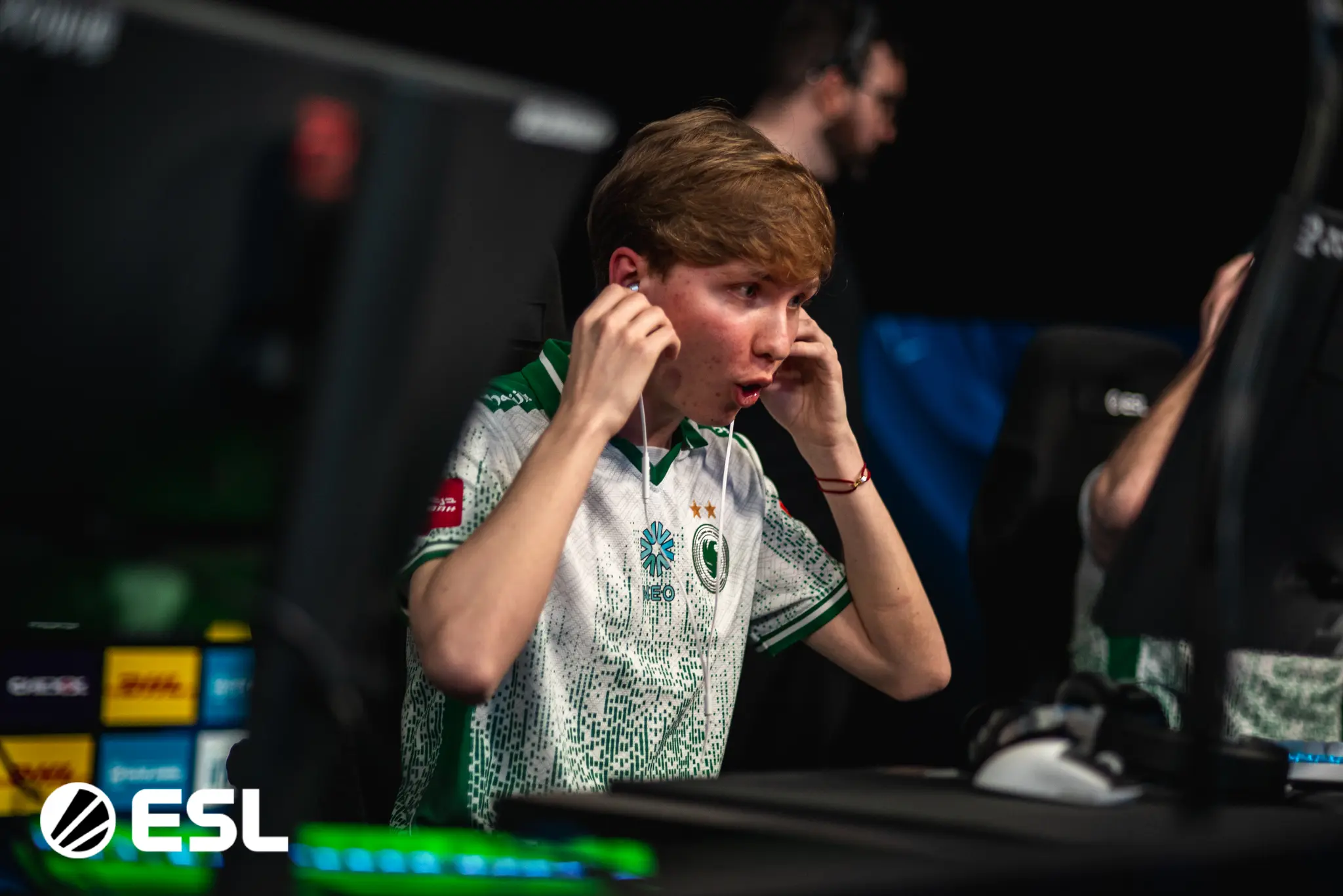 Ilya "m0NESY" Osipov, jogador profissional de Counter-Strike 2 (CS2) da Falcons.