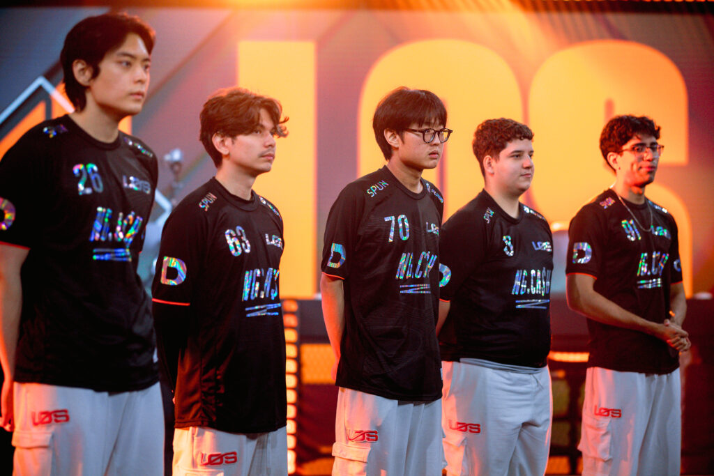 LoL: LOS termina 2026 Cross Regional de cabeça erguida - Pichau Arena